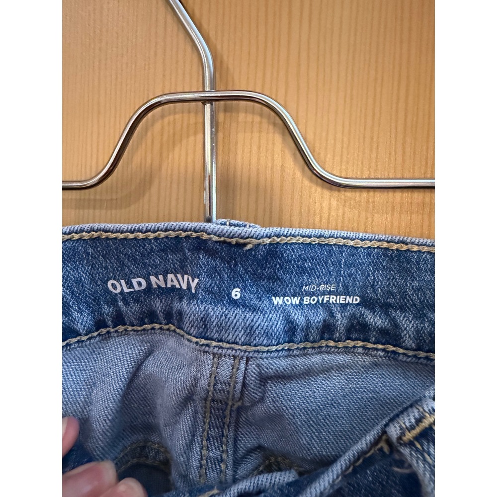 Old Navy Wow Boyfriend Jeans Light Wash Mid Rise Size 6 Blue Straight Leg Denim - Picture 5 of 8